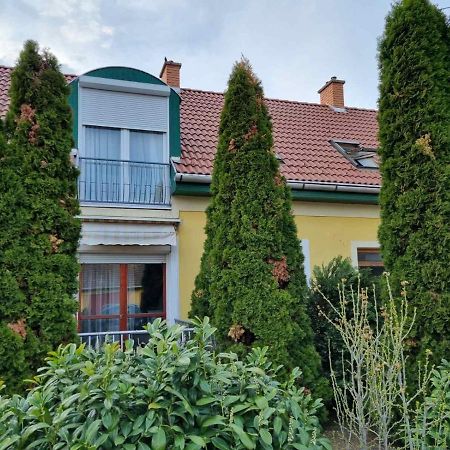 Koerteszirom Apartman Eger Exterior foto