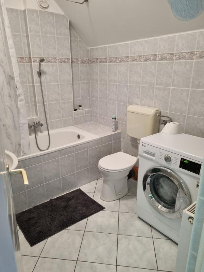 Koerteszirom Apartman Eger Exterior foto